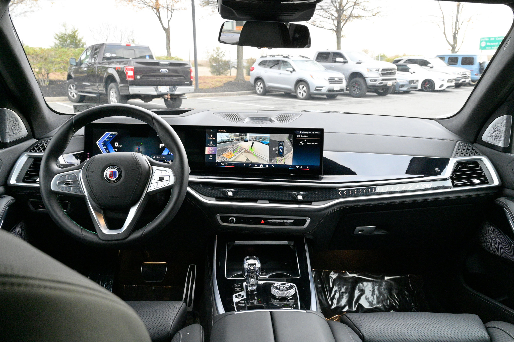 Used 2025 BMW ALPINA XB7 image 44