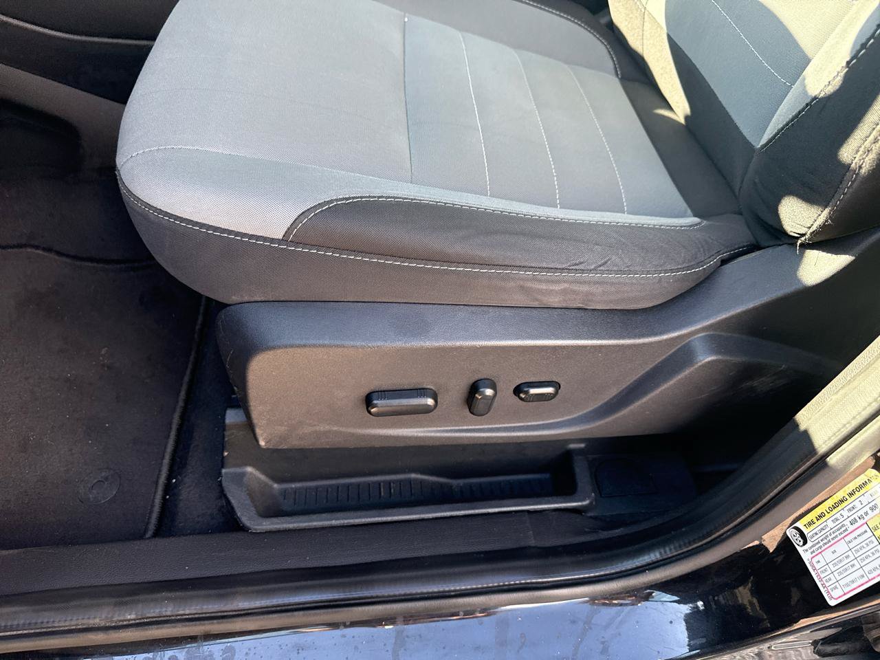 Used 2015 Ford Escape SE FWD image 11