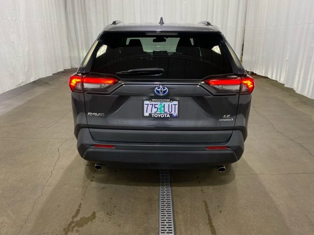 Used 2019 Toyota RAV4 LE w/ Carpet Mat Package image 4