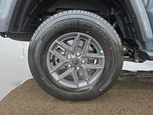 New 2025 Jeep Gladiator Sport image 5