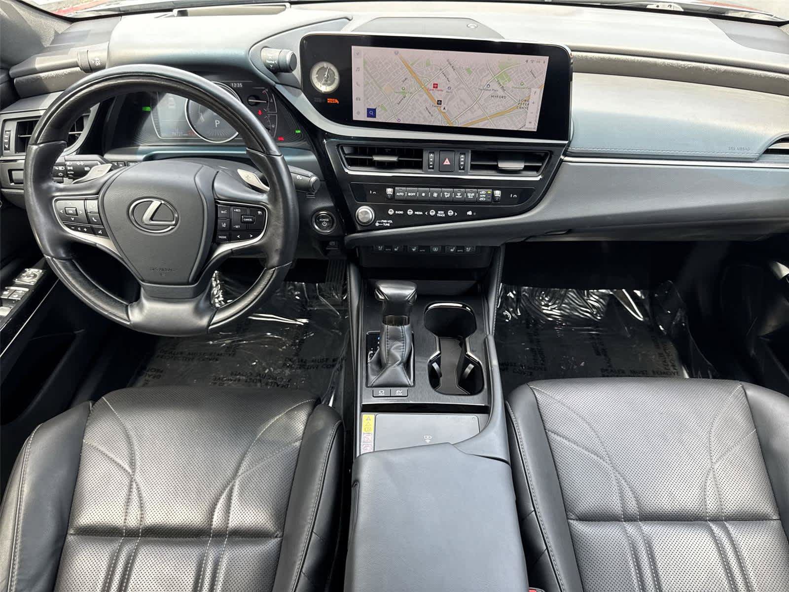 Used 2025 Lexus ES 300h w/ Luxury Package FWD image 11
