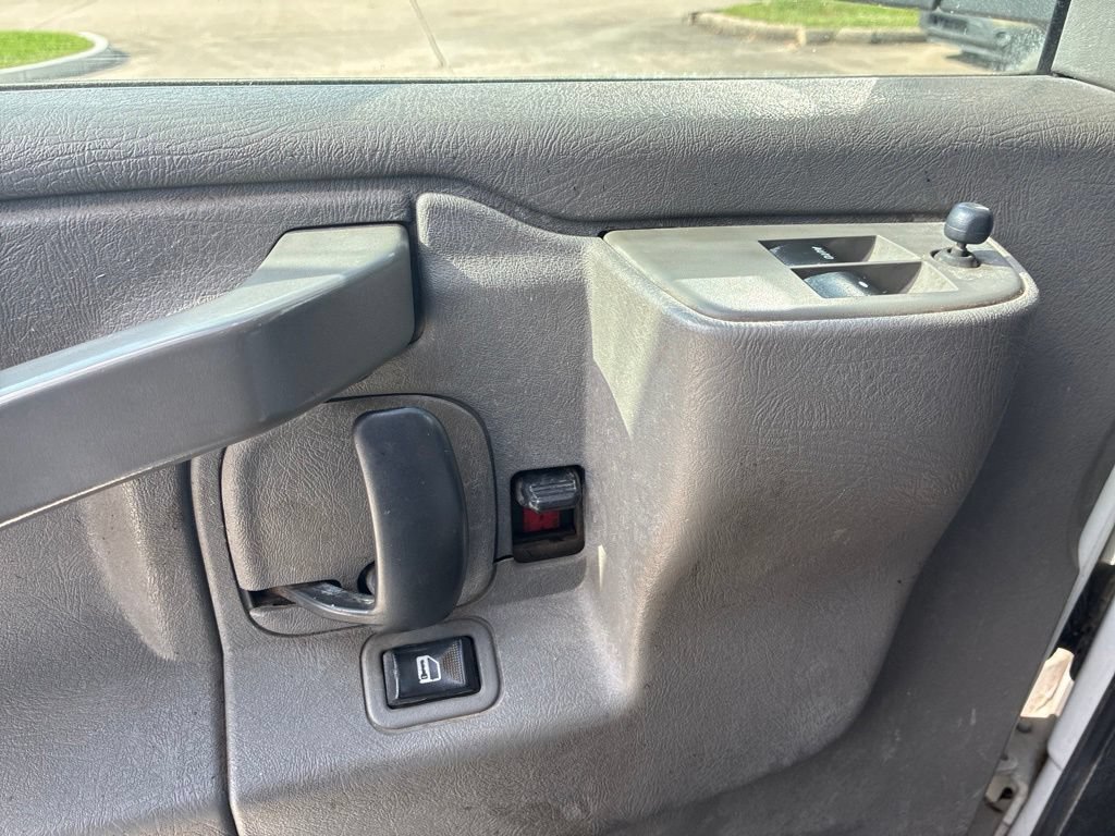 Used 2017 Chevrolet Express 3500 LT w/ LT Preferred Equipment Group RWD image 28