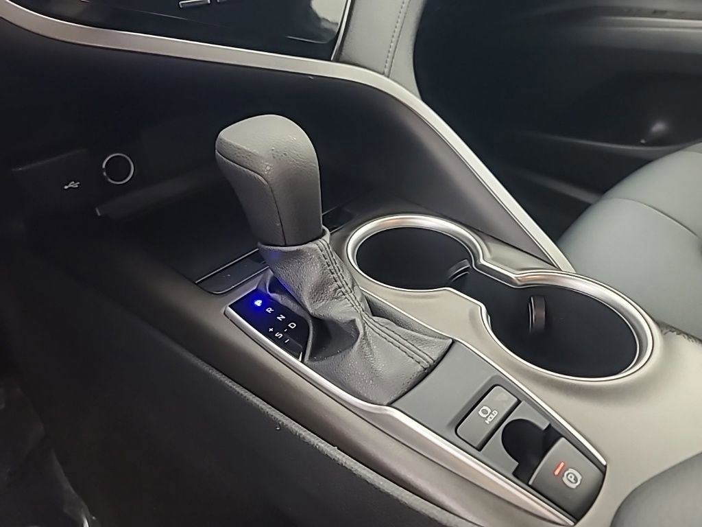 Used 2021 Toyota Camry LE image 34