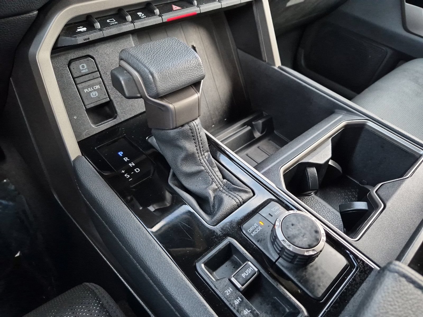 Used 2025 Toyota Tundra Limited AWD/4WD image 19