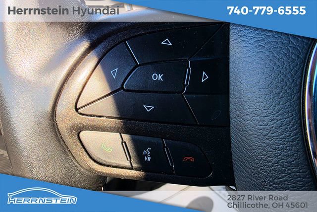 Used 2023 Dodge Challenger SXT RWD image 25