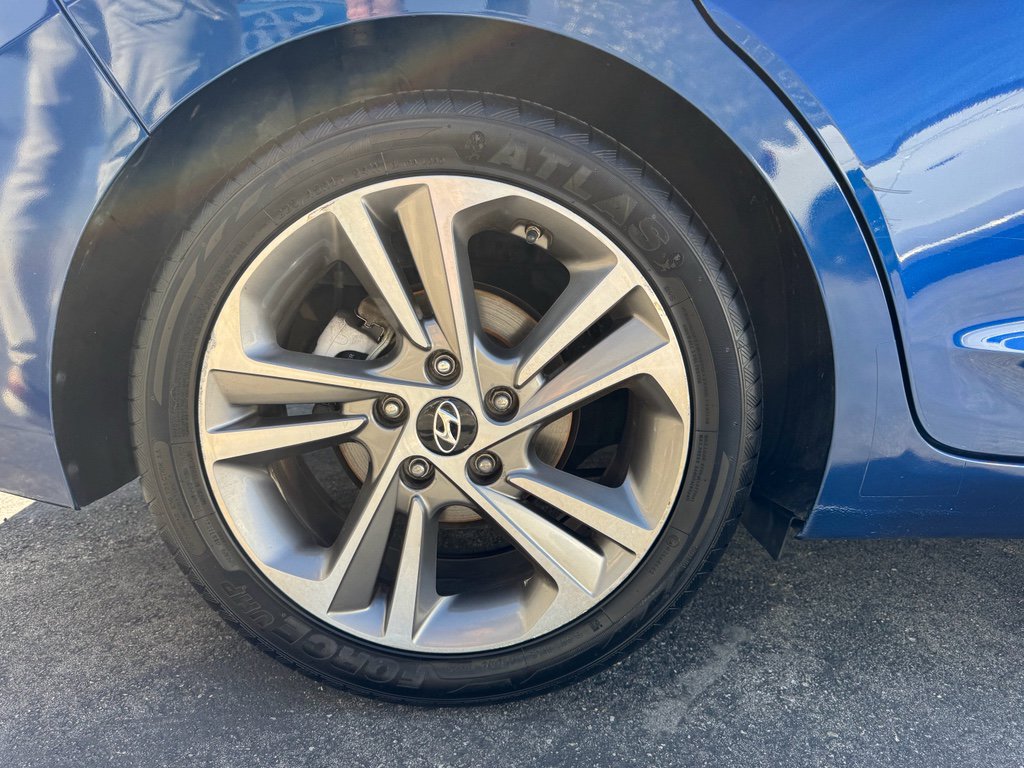 Used 2017 Hyundai Elantra Limited image 10
