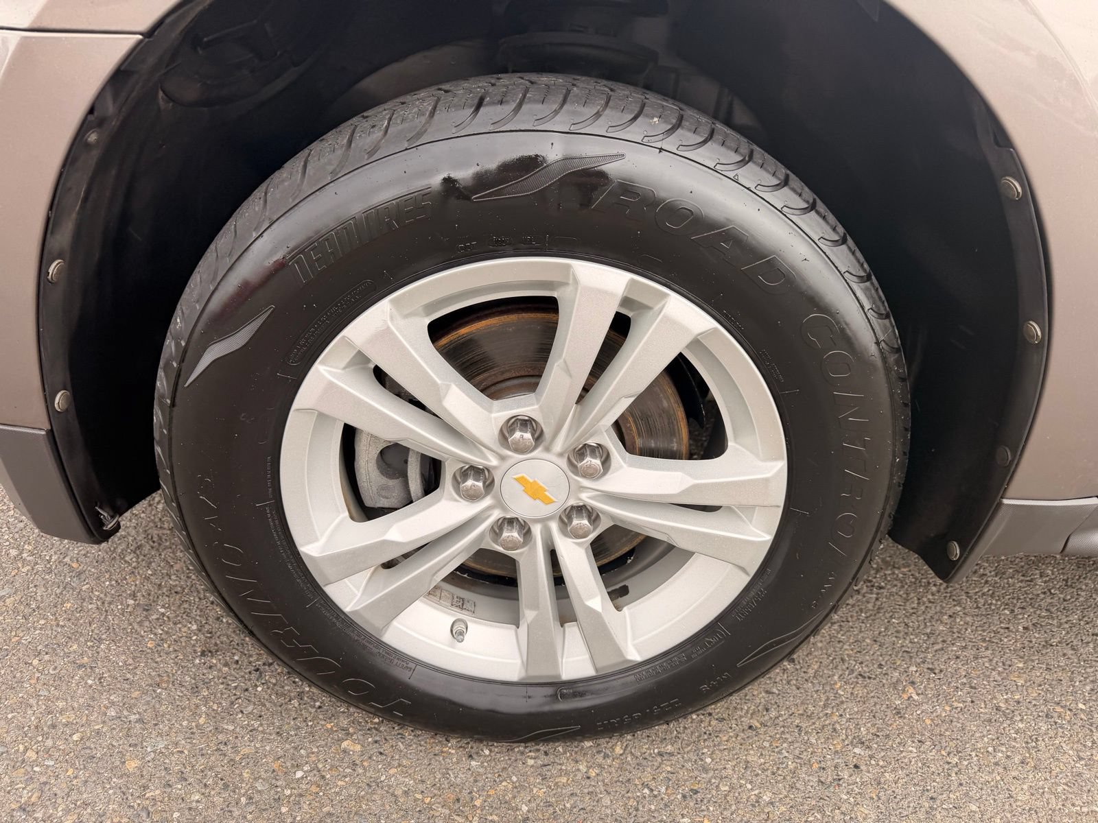 Used 2010 Chevrolet Equinox LT w/ Vehicle Interface Package FWD image 2