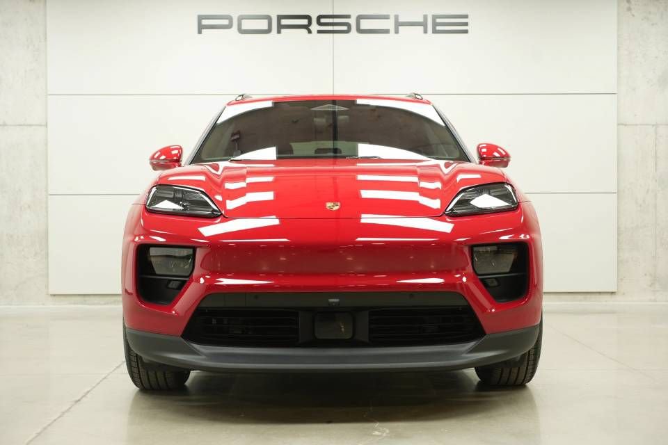 New 2026 Porsche Macan 4 Electric AWD/4WD image 11