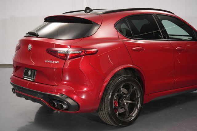 Used 2018 Alfa Romeo Stelvio Quadrifoglio w/ Driver Assist Dynamic Package image 19