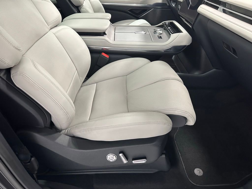 Used 2025 Lincoln Navigator L Reserve image 71