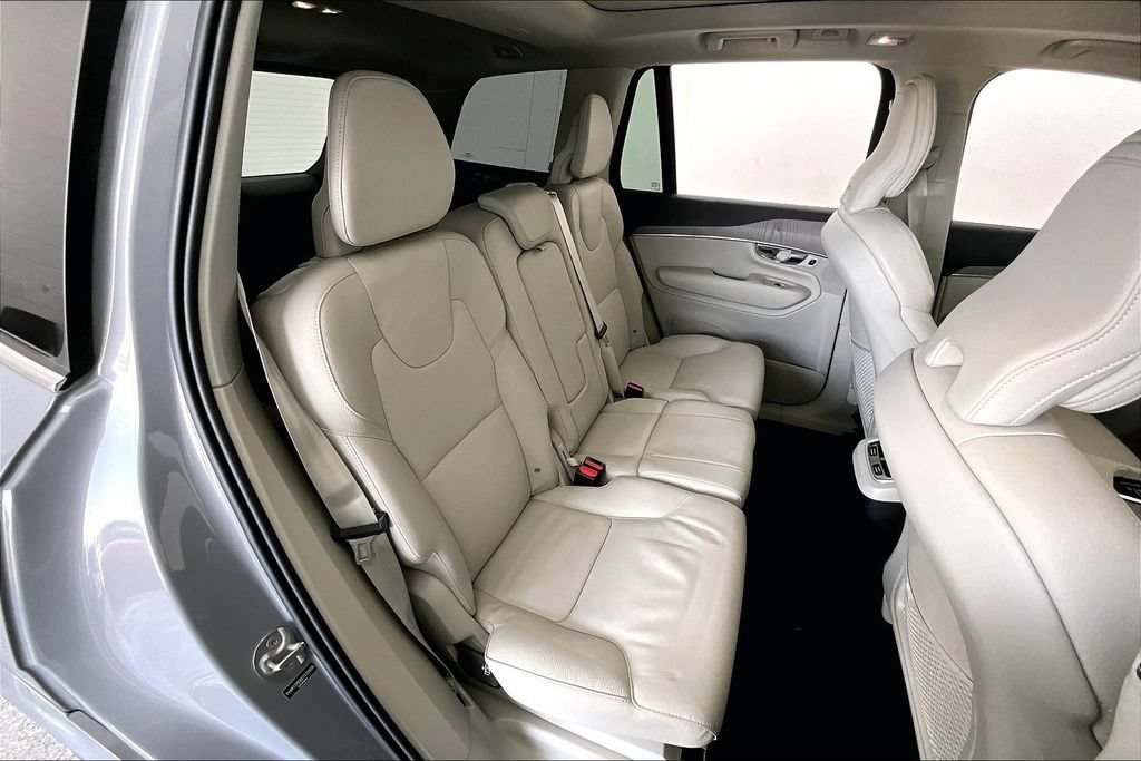 Certified 2025 Volvo XC90 B5 Plus w/ Protection Package Premier AWD/4WD image 38