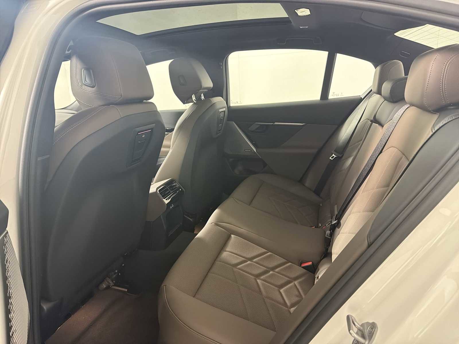 New 2026 BMW 530i xDrive w/ Convenience Package AWD/4WD image 19