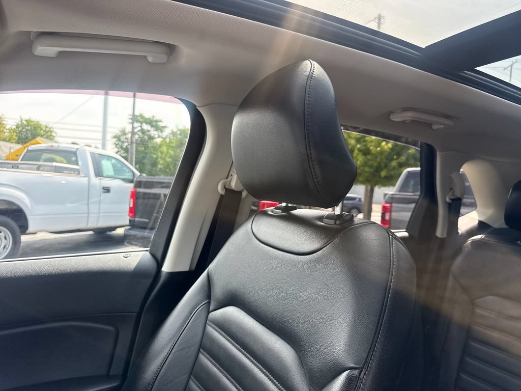 Used 2018 Ford Edge SEL w/ Equipment Group 201A AWD/4WD image 41