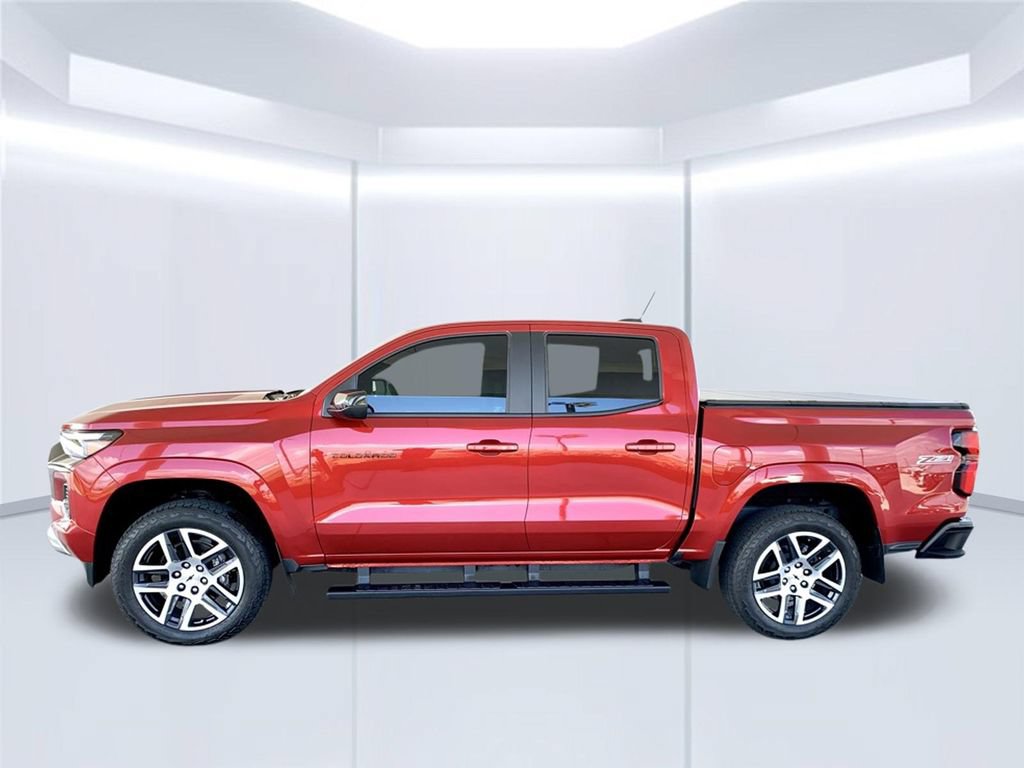 Used 2024 Chevrolet Colorado Z71 w/ Z71 Convenience Package 2 AWD/4WD image 9