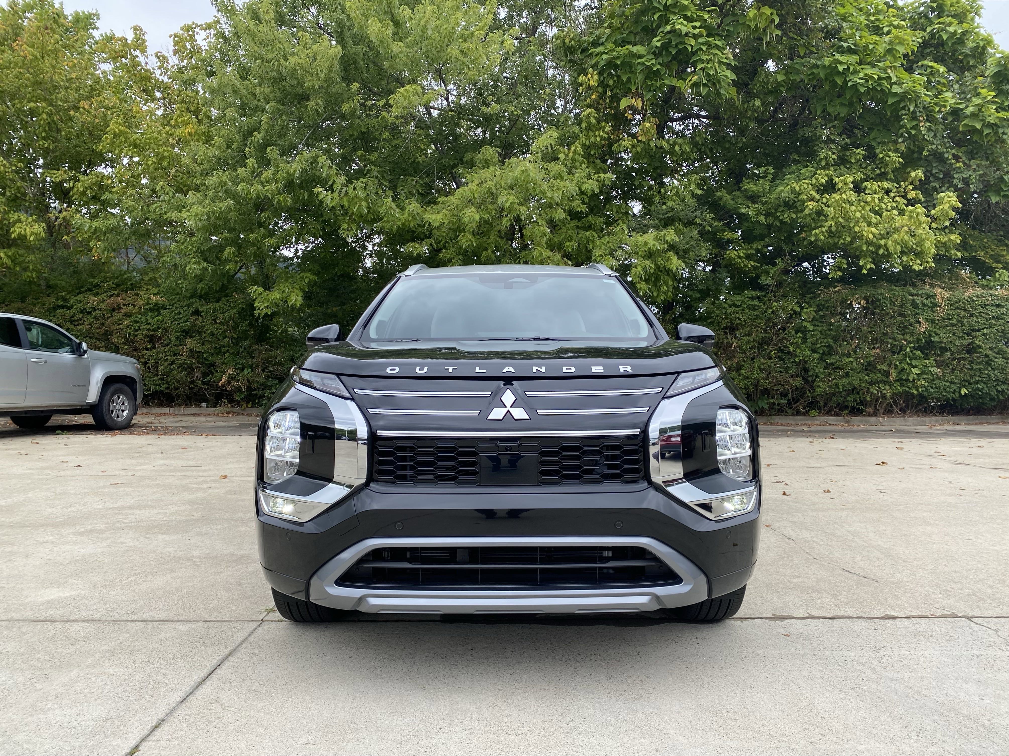 New 2025 Mitsubishi Outlander AWD image 38