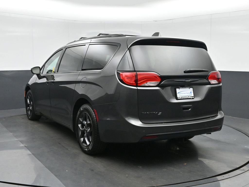 Used 2019 Chrysler Pacifica Touring-L w/ S Appearance Package FWD image 5