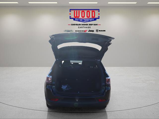 New 2026 Jeep Compass Latitude image 4