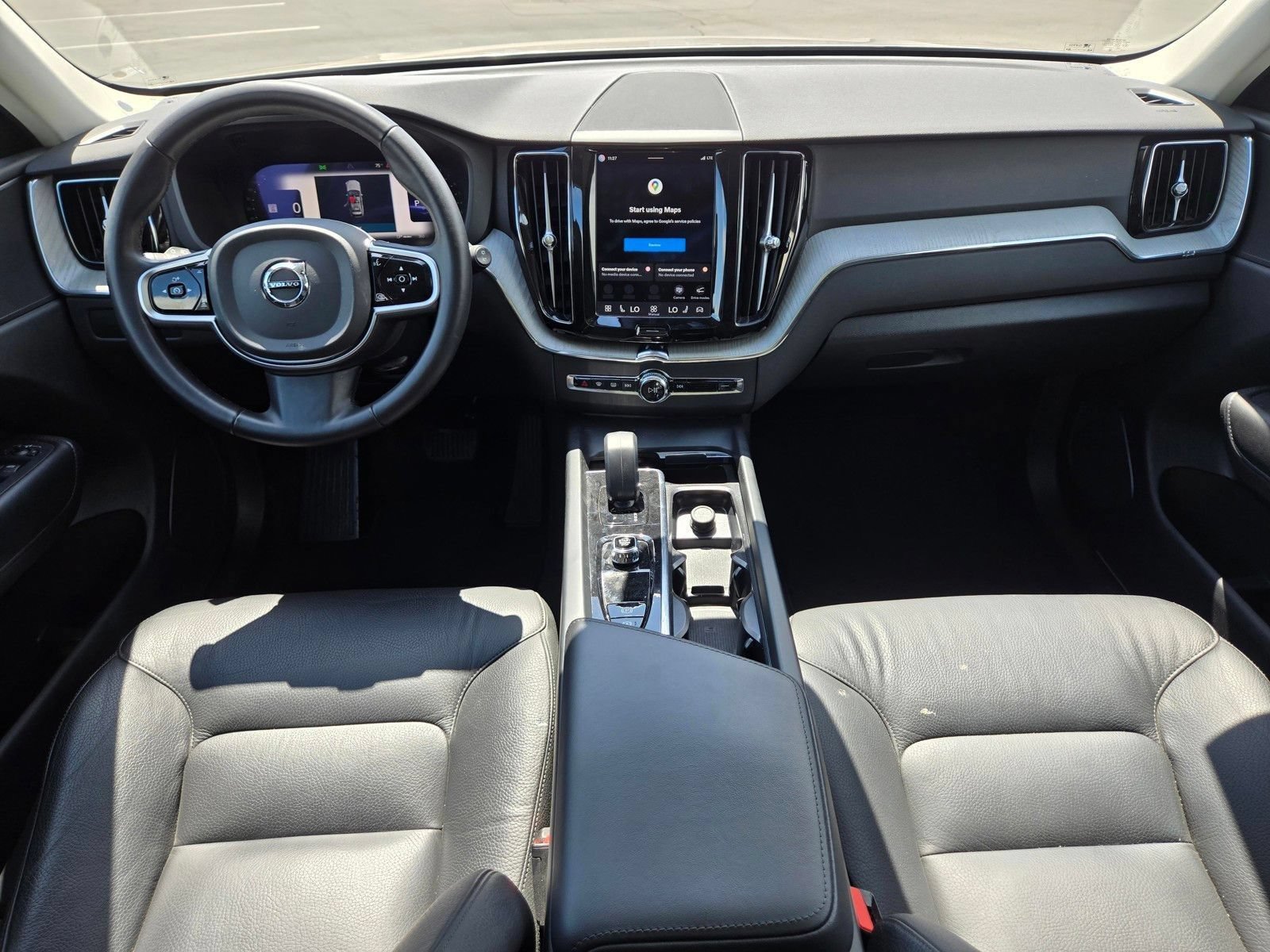 Certified 2025 Volvo XC60 B5 Plus AWD/4WD image 22