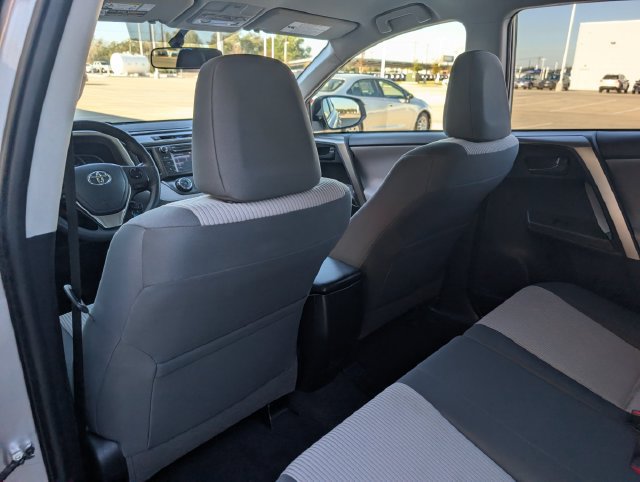 Used 2015 Toyota RAV4 LE FWD image 23