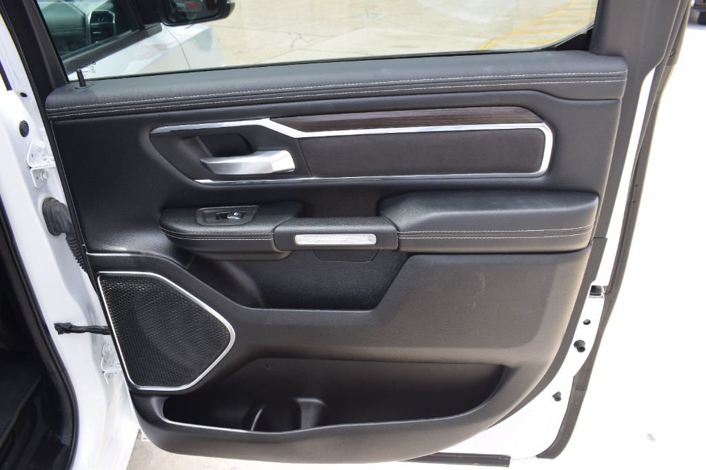 Used 2025 RAM 1500 Laramie AWD/4WD image 13