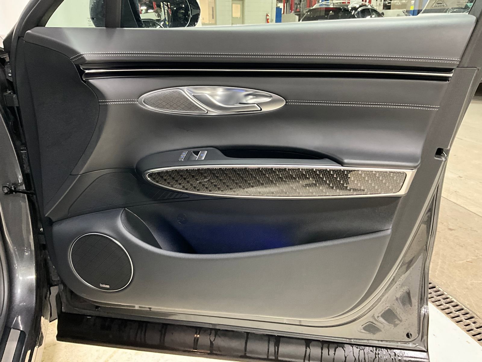 Used 2022 Genesis GV70 3.5T Sport w/ Sport Prestige Package image 23