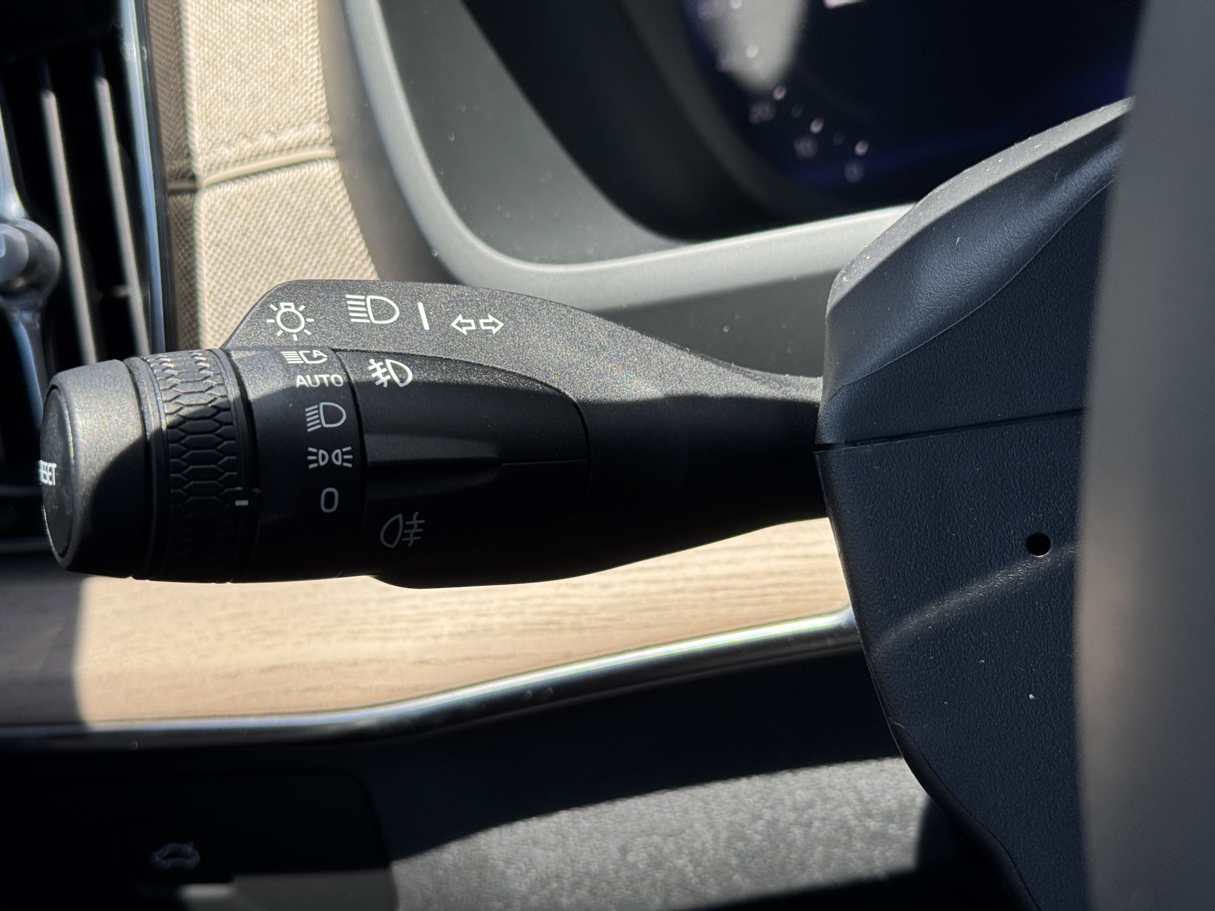 New 2026 Volvo XC90 B6 Plus w/ Protection Package Premier image 28