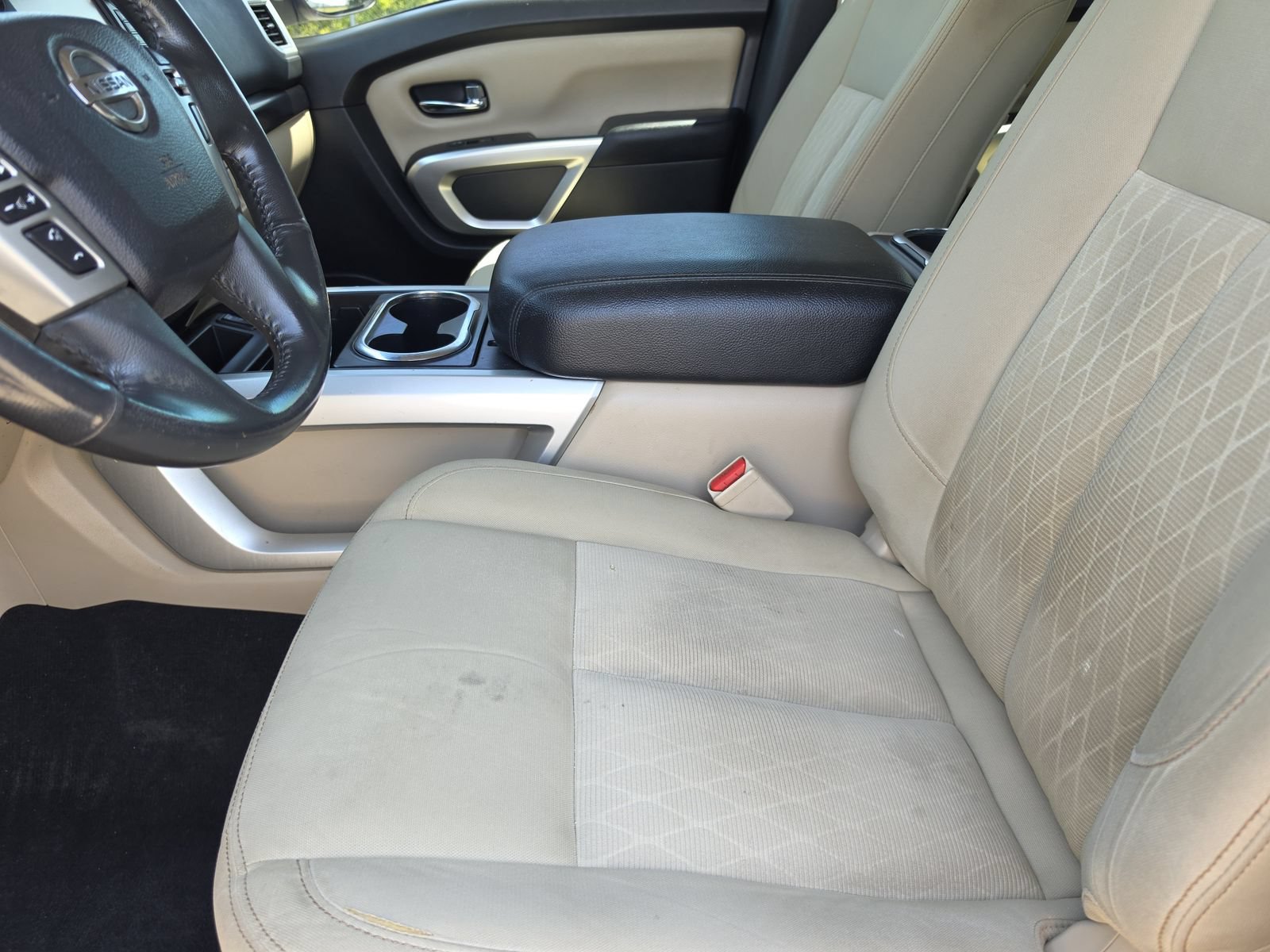 Used 2017 Nissan Titan SV AWD/4WD image 15