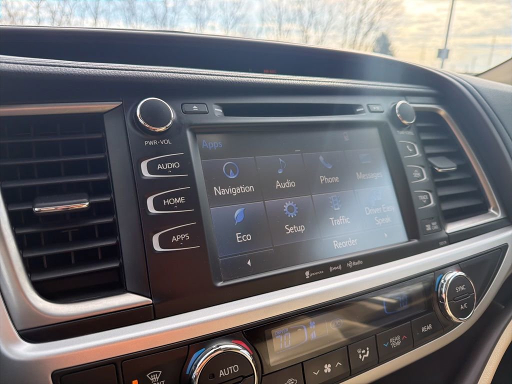 Used 2017 Toyota Highlander XLE image 32