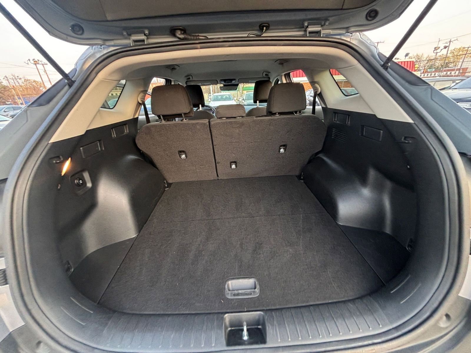 Used 2025 Kia Sportage LX image 31