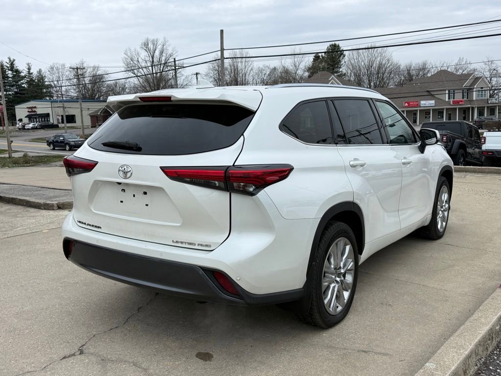 Used 2020 Toyota Highlander Limited image 6
