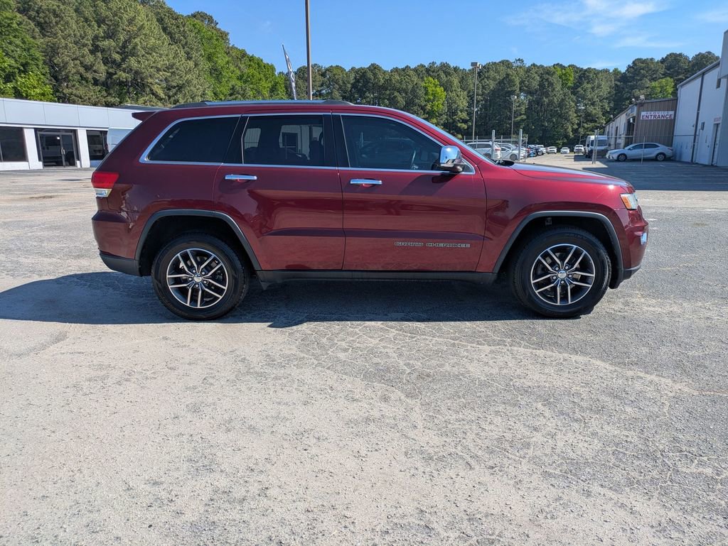 Used 2017 Jeep Grand Cherokee Limited AWD/4WD image 2