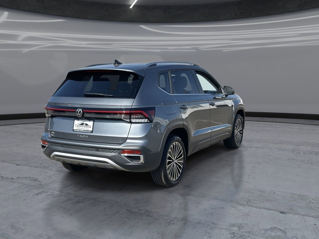 New 2026 Volkswagen Taos SE image 5