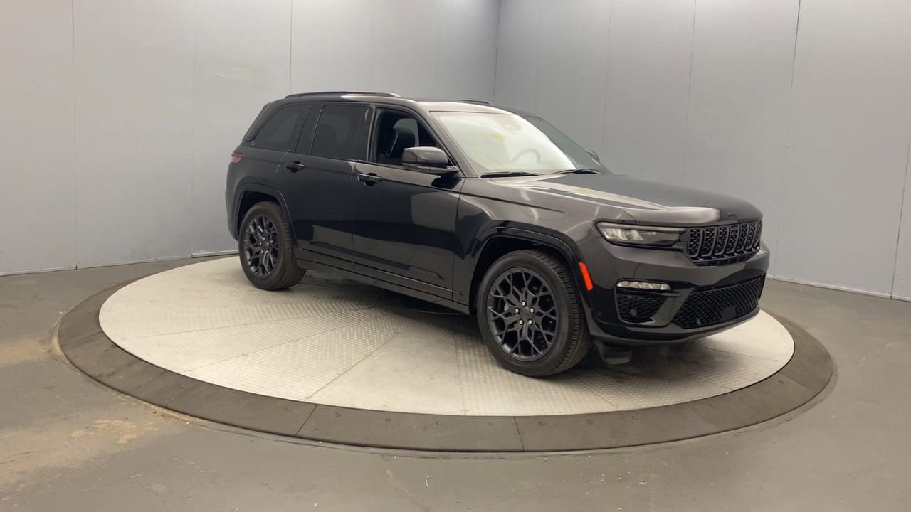 Used 2025 Jeep Grand Cherokee Summit w/ Obsidian Package AWD/4WD image 7