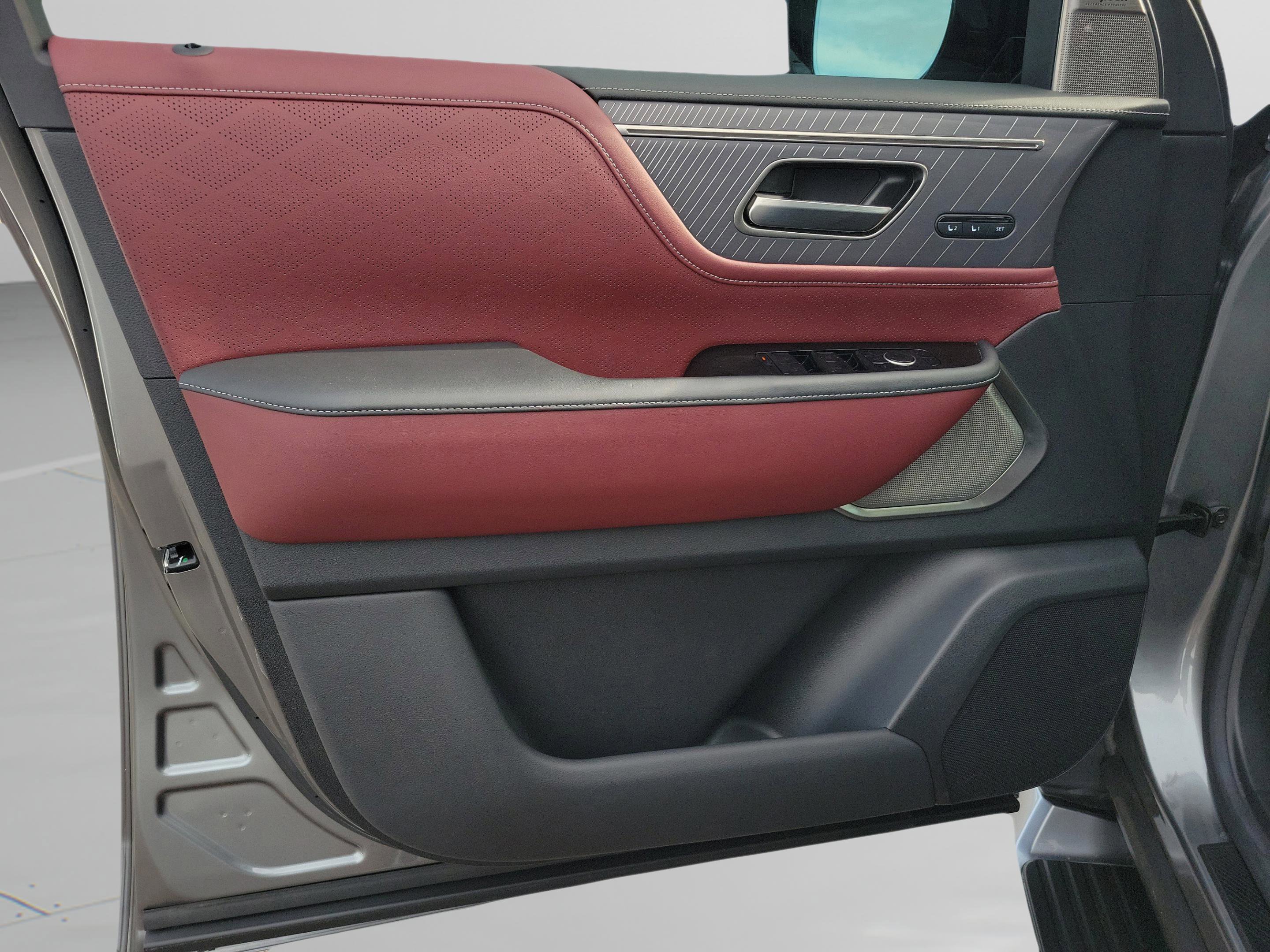 Certified 2025 INFINITI QX80 Autograph w/ Autograph Exterior Package image 25