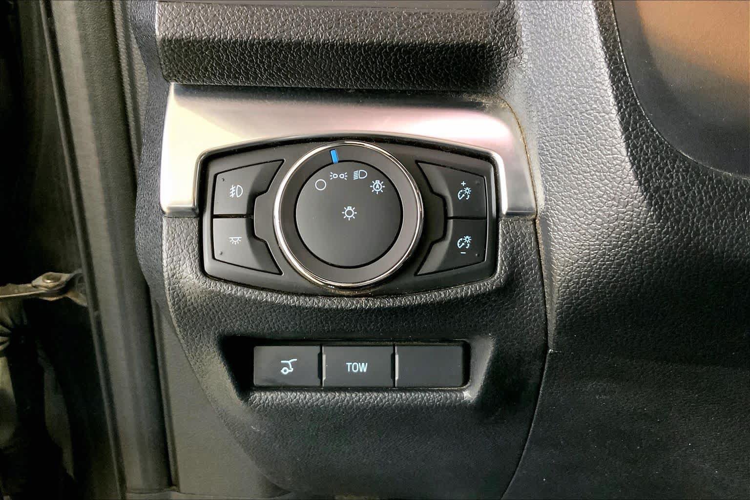 Used 2017 Ford Explorer Sport w/ Equipment Group 401A AWD/4WD image 34