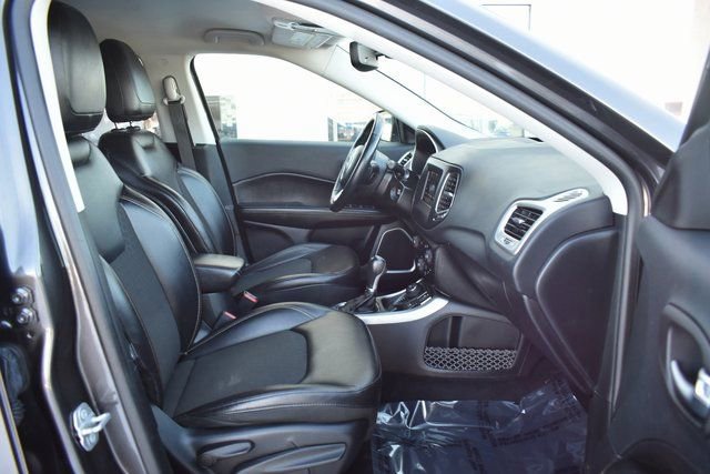 Used 2019 Jeep Compass Latitude w/ Popular Equipment Group image 39