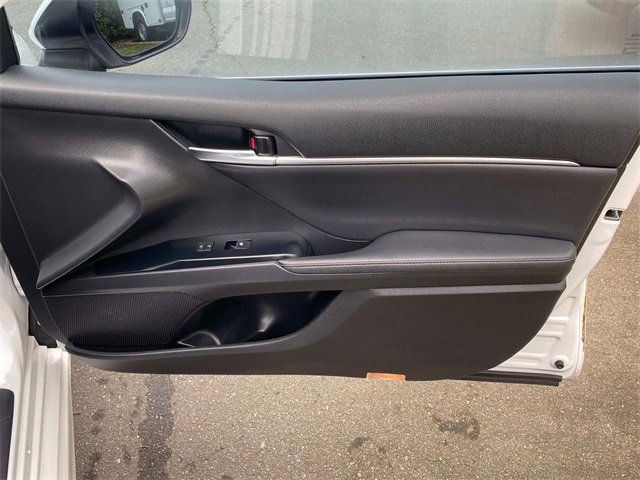 Used 2020 Toyota Camry XSE image 35