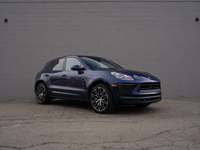 Certified 2026 Porsche Macan image 9