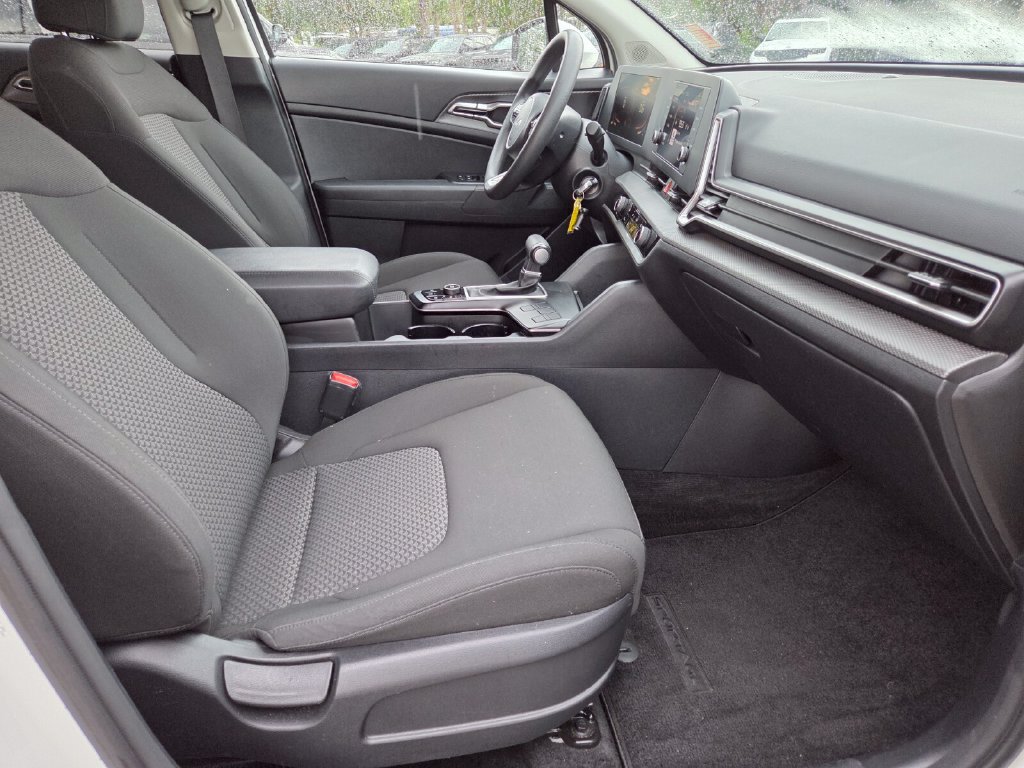 Used 2024 Kia Sportage LX FWD image 15