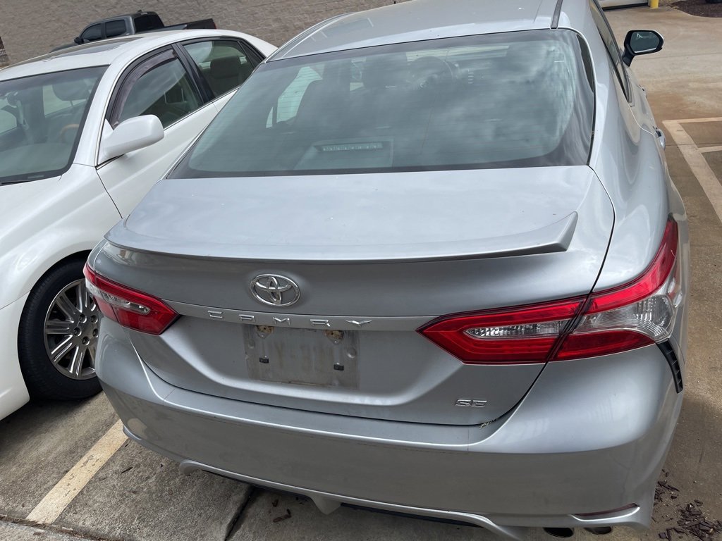 Used 2018 Toyota Camry SE image 6