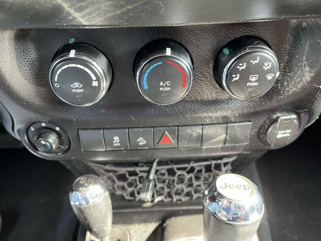 Used 2015 Jeep Wrangler Unlimited Sport w/ Quick Order Package 24S AWD/4WD image 18
