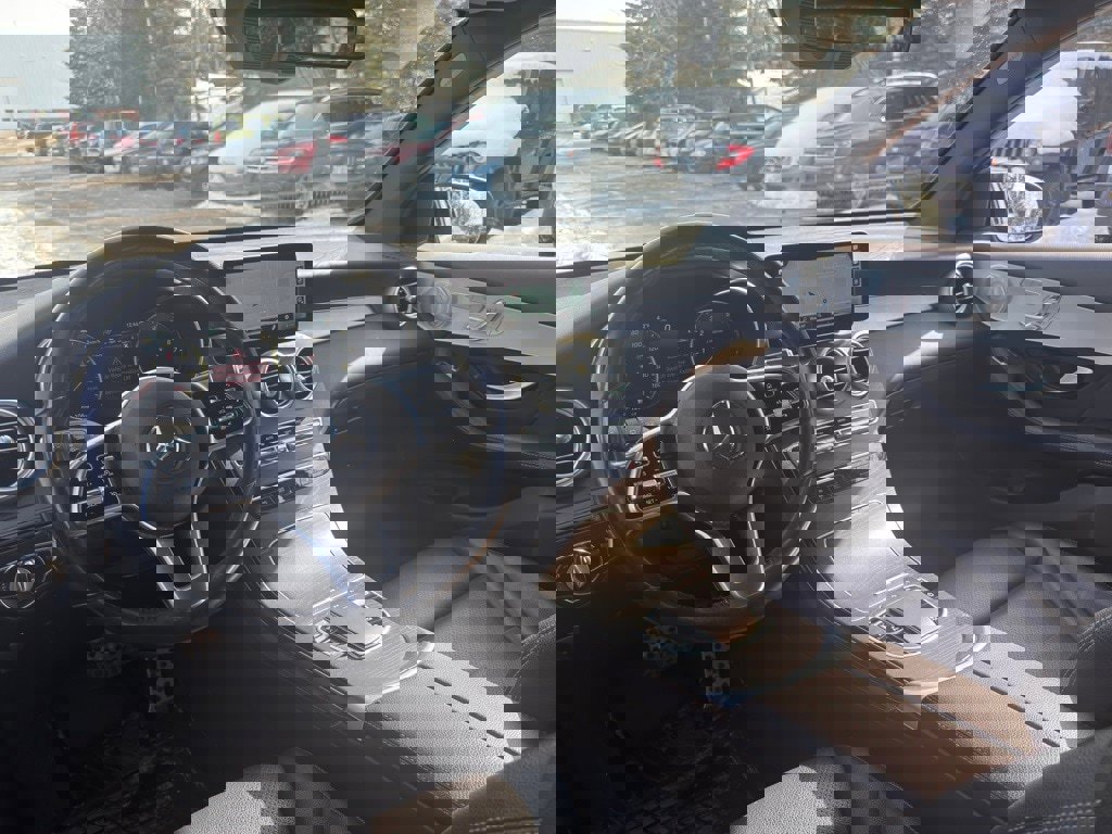 Used 2020 Mercedes-Benz GLC 300 4MATIC image 16