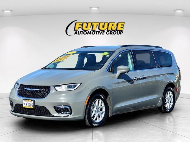 Used 2022 Chrysler Pacifica Touring-L w/ Uconnect Theater Family Group image 10
