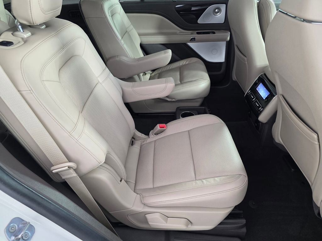 Used 2024 Lincoln Aviator Reserve w/ Equipment Group 201A image 29