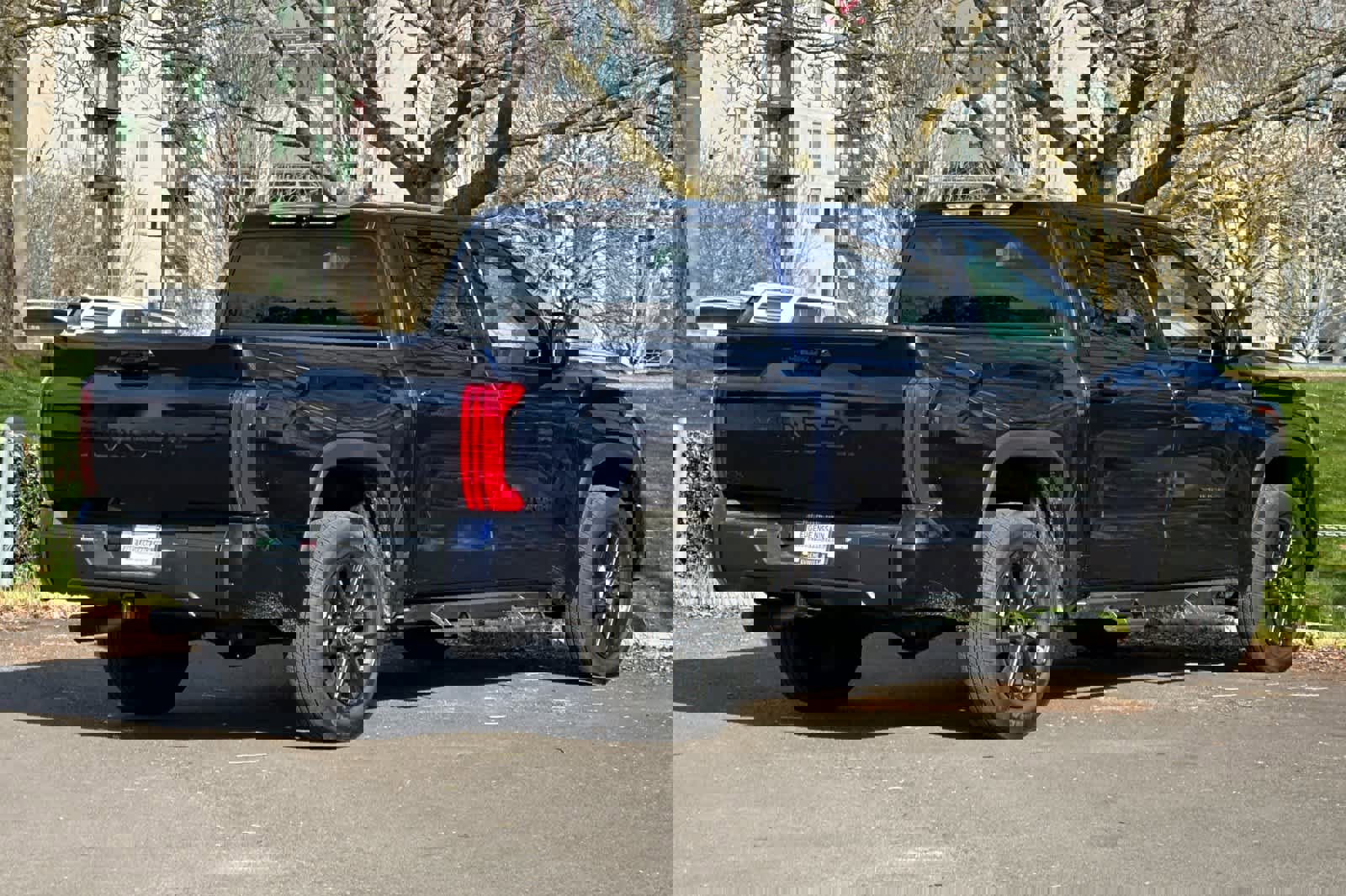 Used 2025 Toyota Tundra Limited image 2