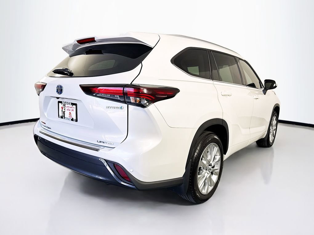 Used 2024 Toyota Highlander Limited image 10