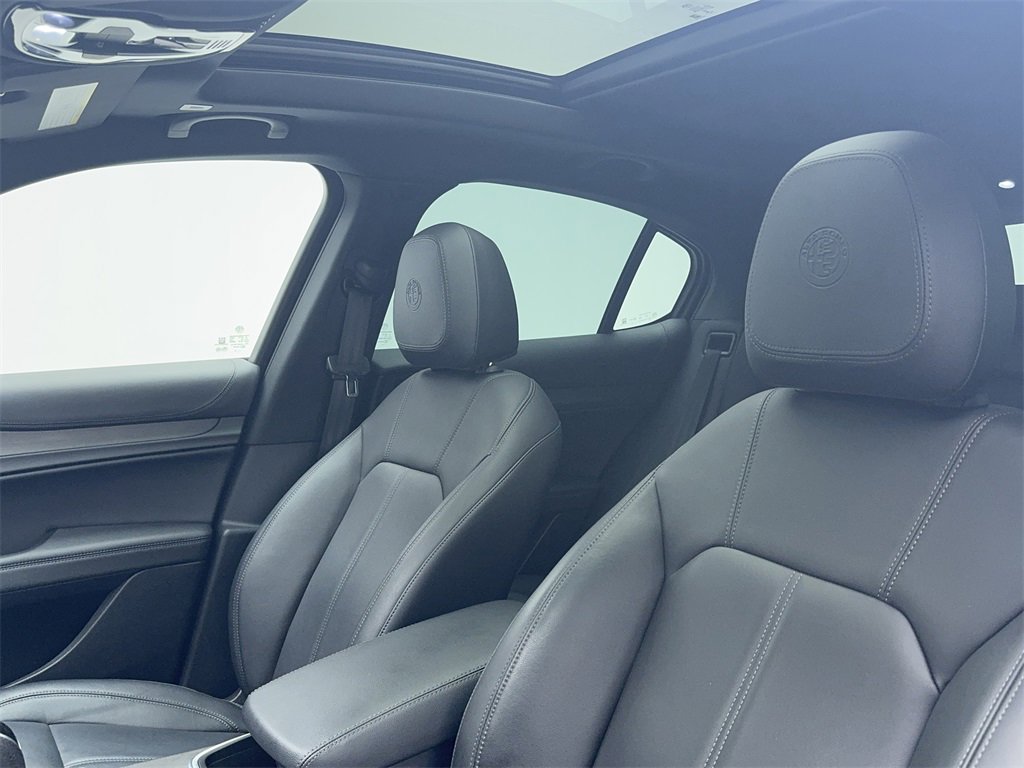 Used 2023 Alfa Romeo Stelvio Ti image 35