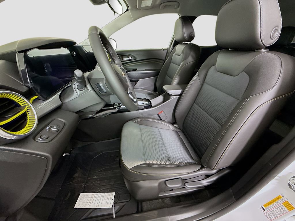 New 2026 Chevrolet Trax LT w/ Driver Confidence Package image 19