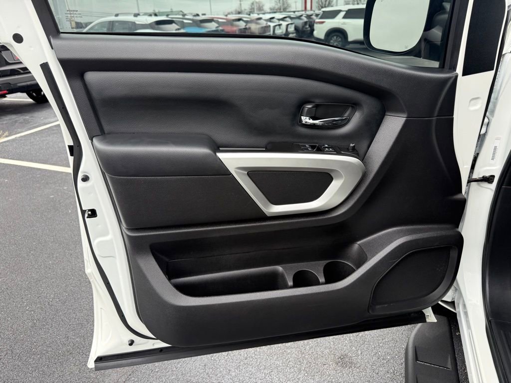 Used 2024 Nissan Titan SV w/ Accessory Utility Package image 9