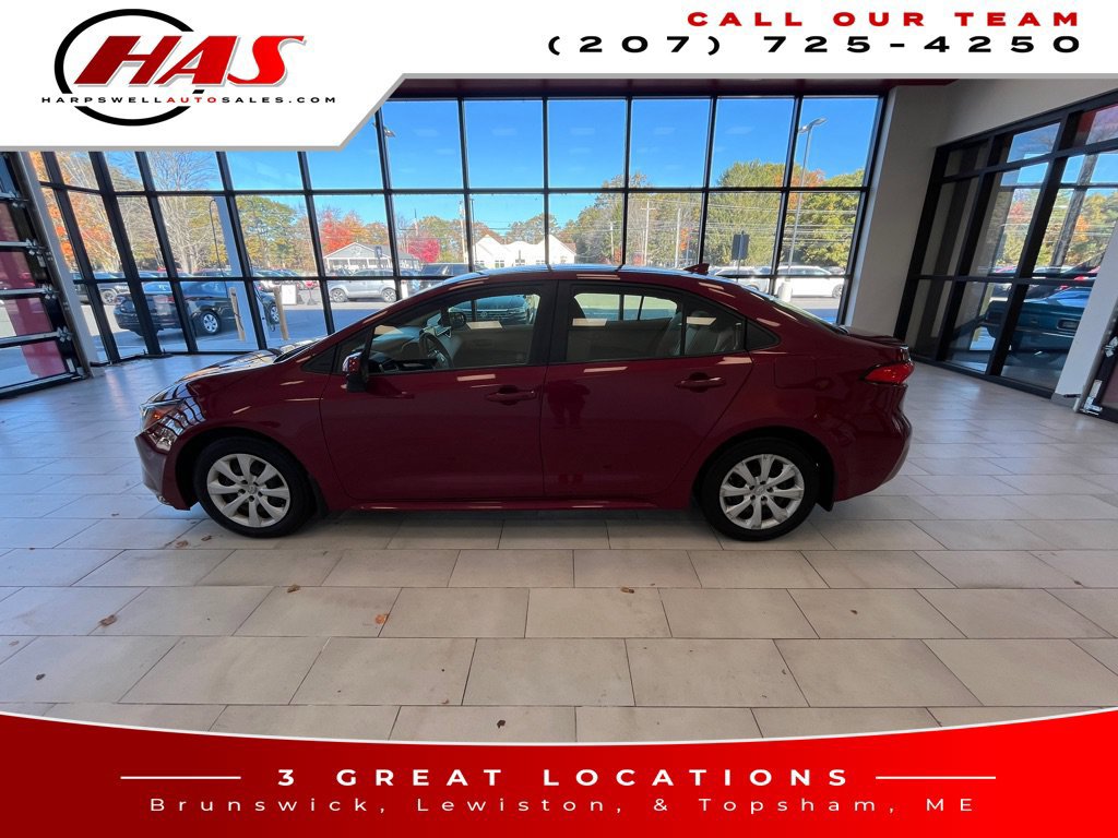 Used 2022 Toyota Corolla LE FWD image 2